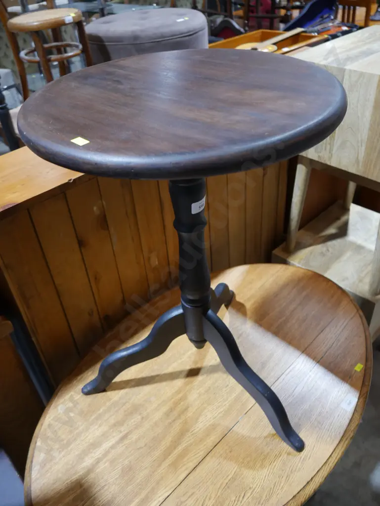 Wine table Image 1++
