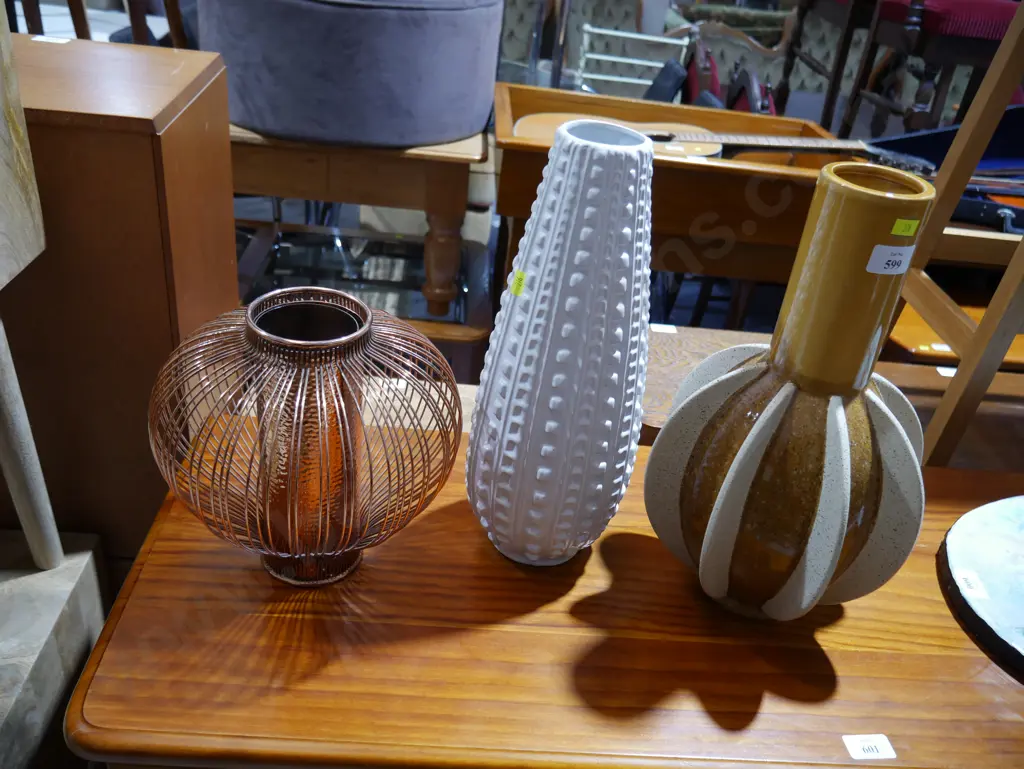 3 vases Image 1++