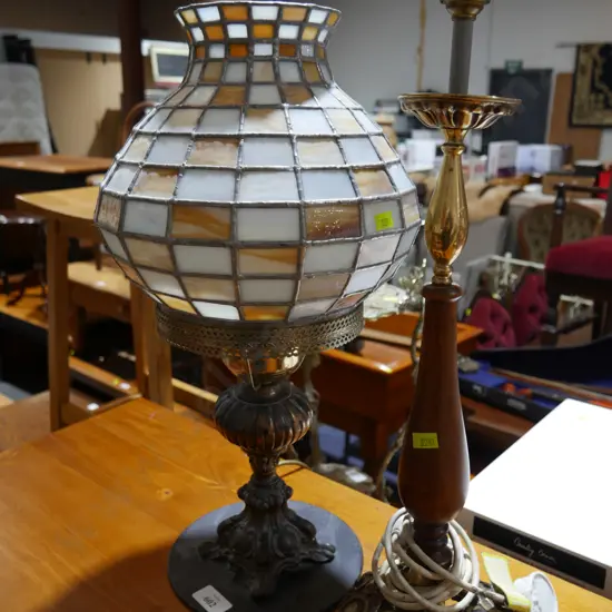 2 lamps