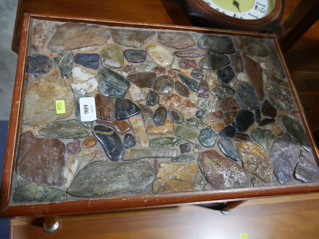 Stone top occasional table Image 1++