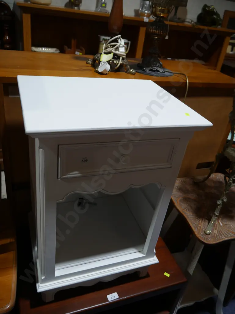 Bedside cabinet Image 1++
