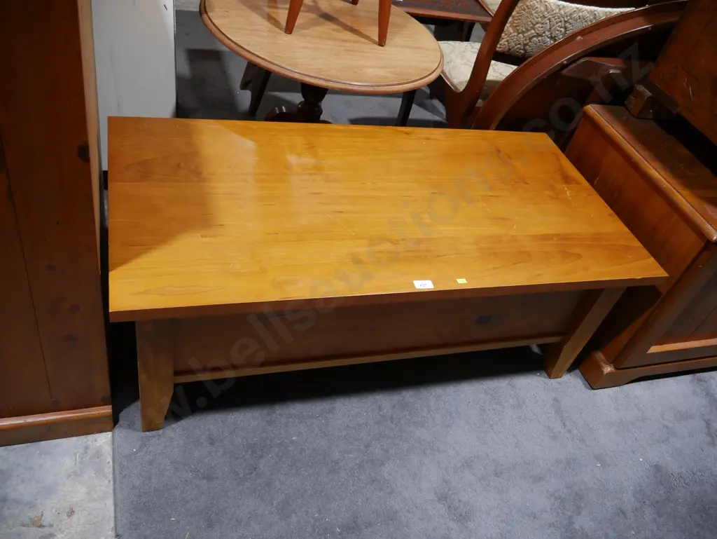 Coffee table Image 1++