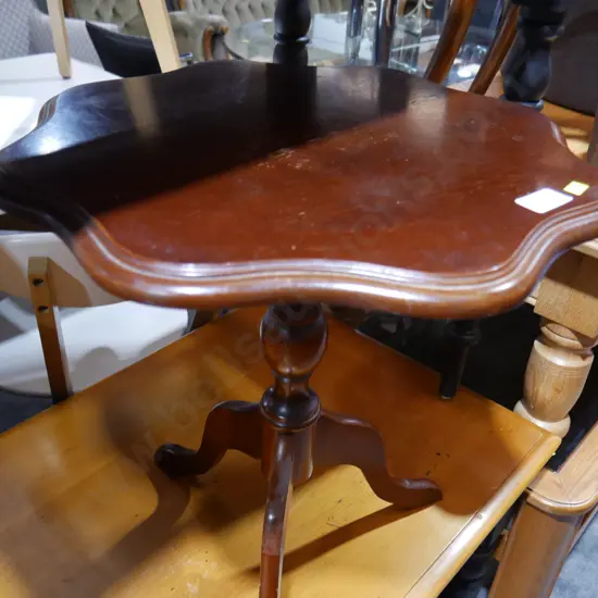 Wine table