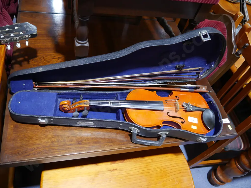 Violin Image 1++