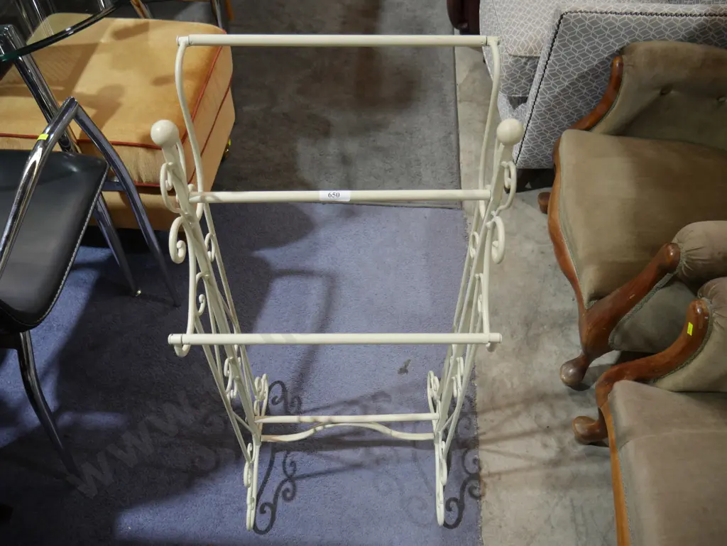 Towel rail Image 1++