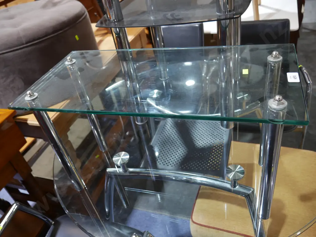 Glass top side table Image 1++