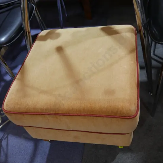 Ottoman on casters