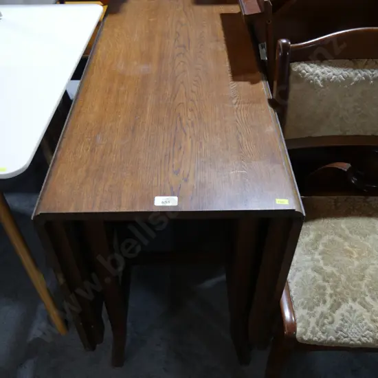 Dropside dining table
