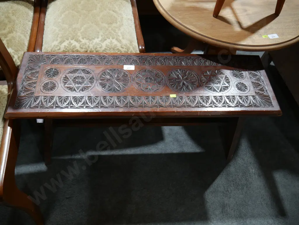 Carved top bench Image 1++