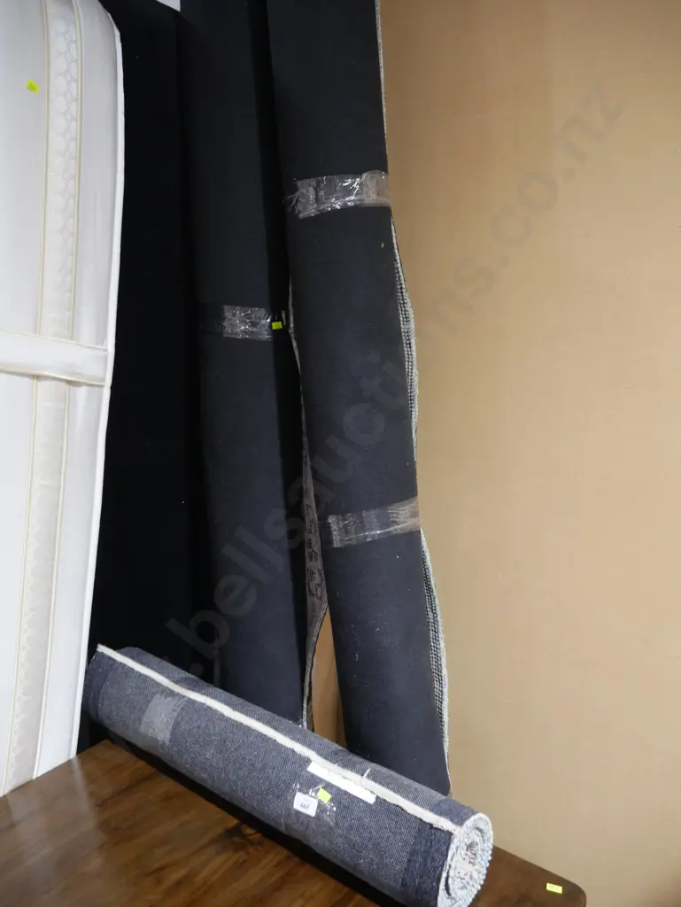 2 large floor rugs and floor runner Image 1++