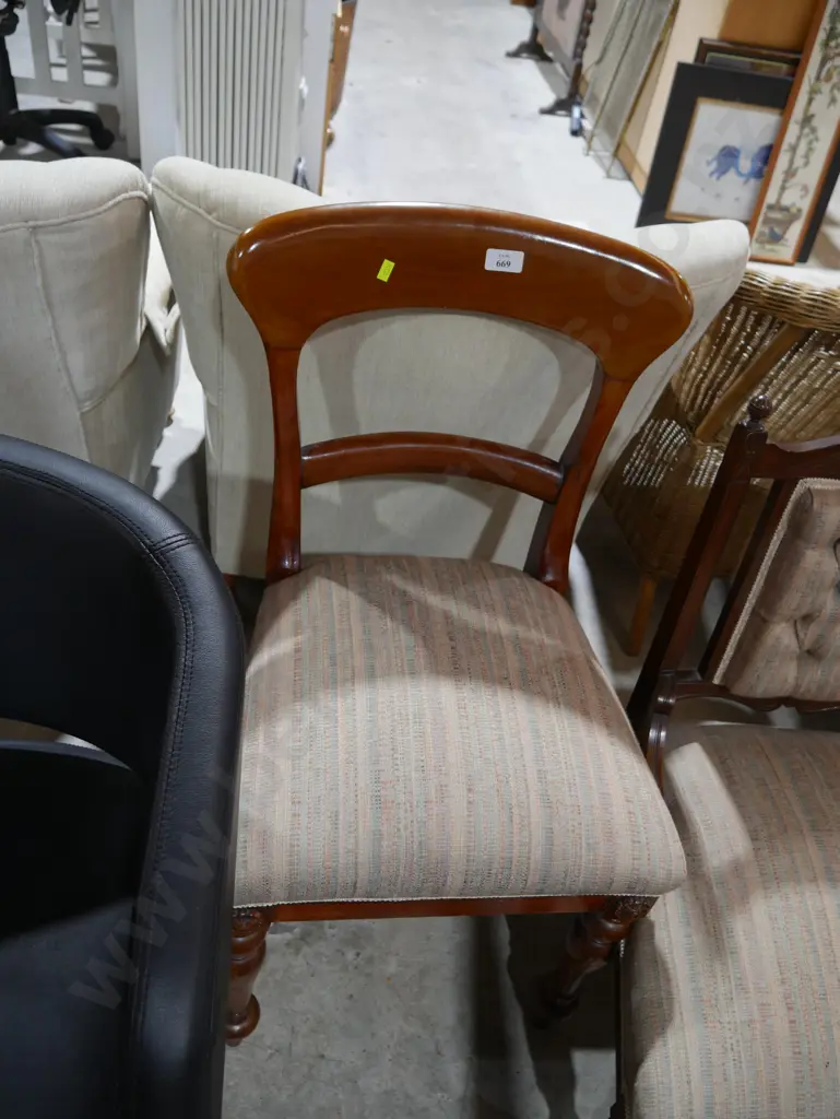 Dining chair Image 1++