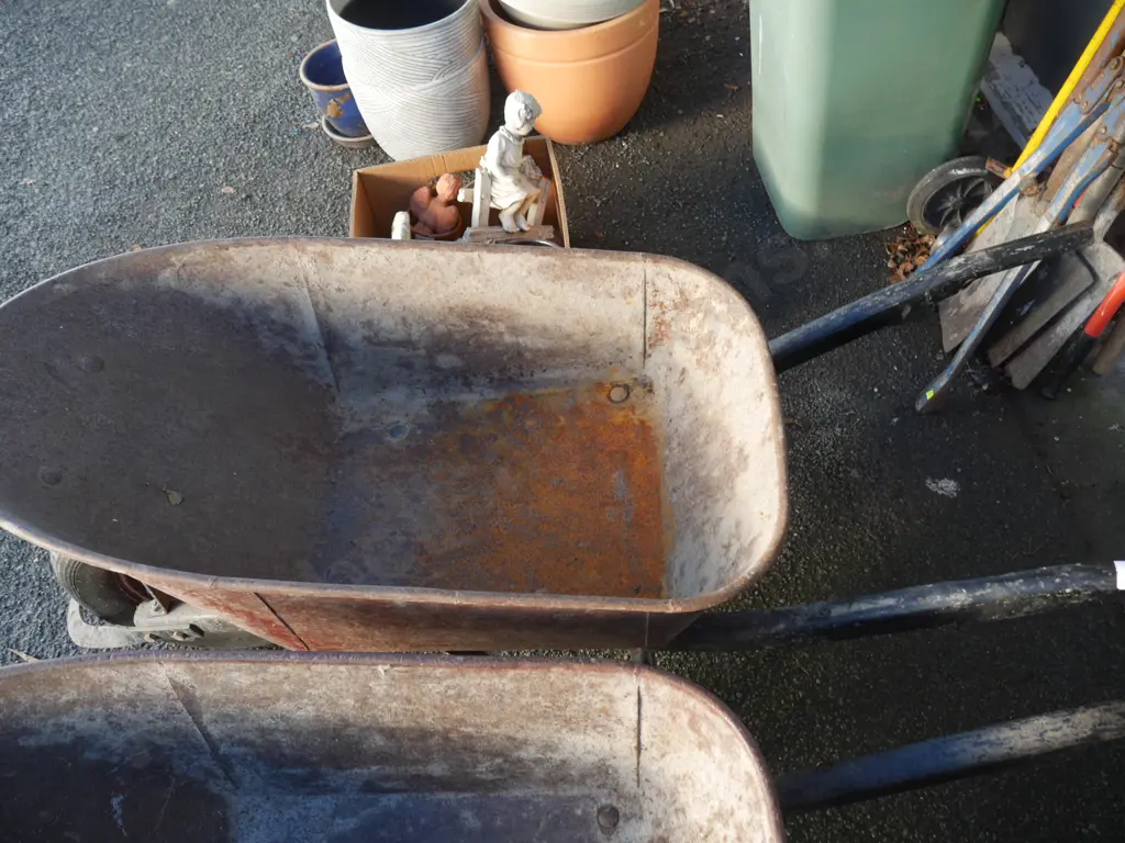 Wheelbarrow Image 1++