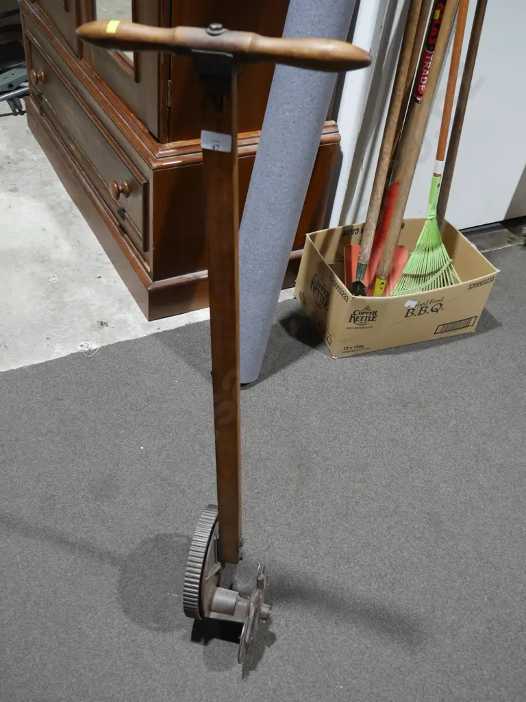 Lawn edger Image 1++