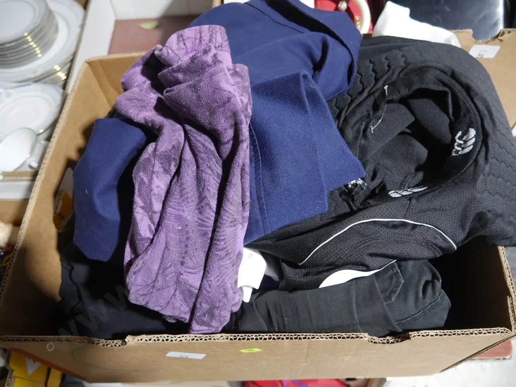 Box of clothes Image 1++