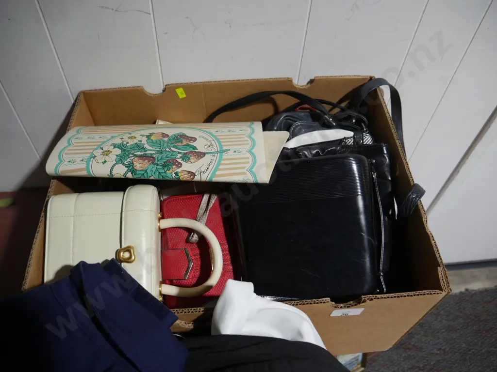 Box of handbags Image 1++