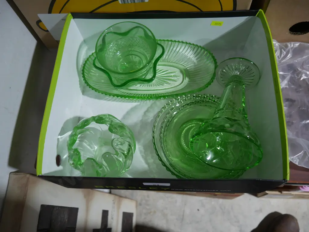 Green glassware Image 1++