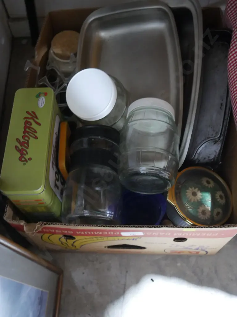 Jars, tins etc Image 1++