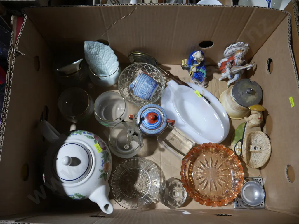 Teapot, glassware etc Image 1++