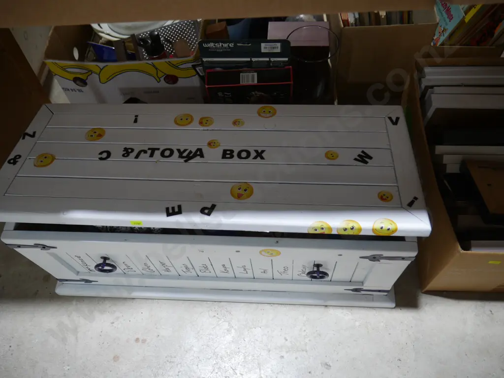Toy box and contents Image 1++