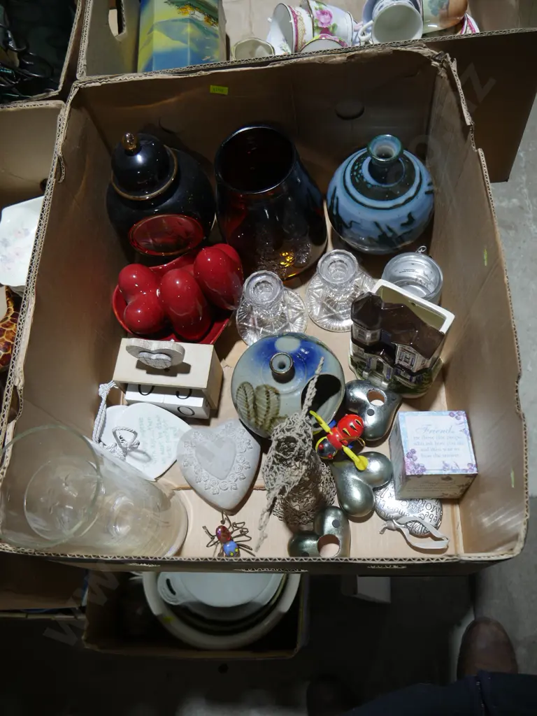 Vases, heart ornaments etc Image 1++