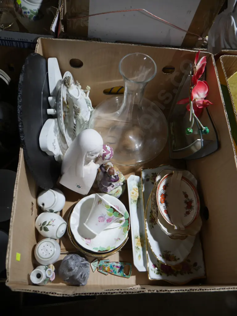 Glass vase, china etc Image 1++