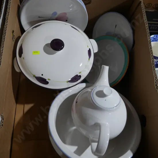 Box of Temuka pottery
