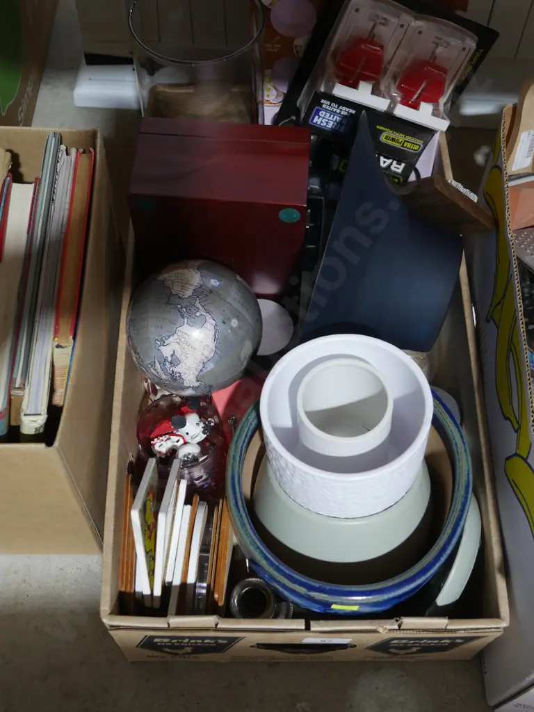 Plant pots, glass bowl, coasters etc Image 1++