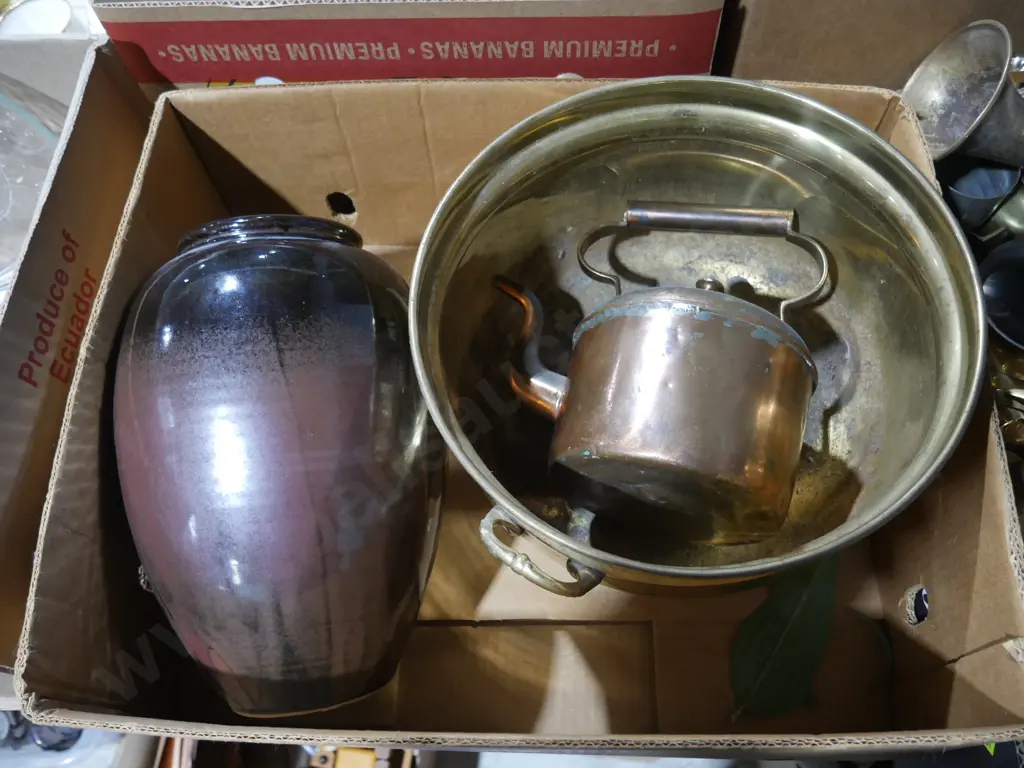 Copper kettle, vase, jug, brass pot Image 1++