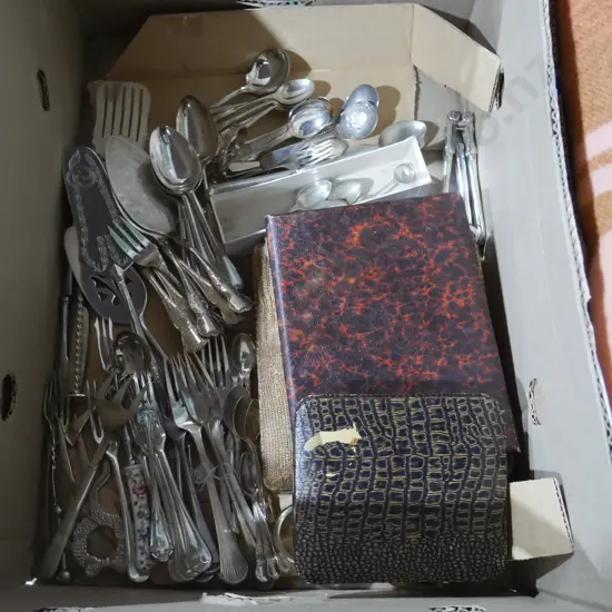 Assorted cutlery