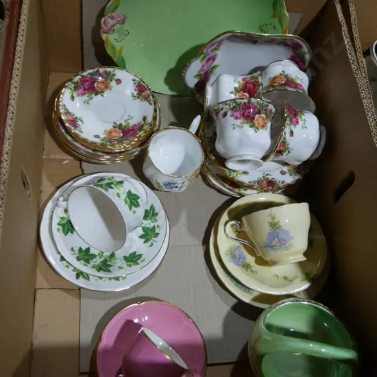 Cups and saucers etc