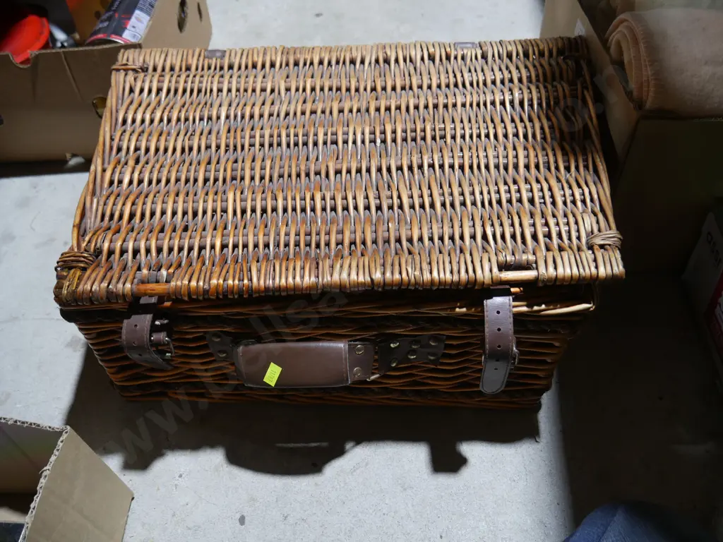 Picnic basket Image 1++