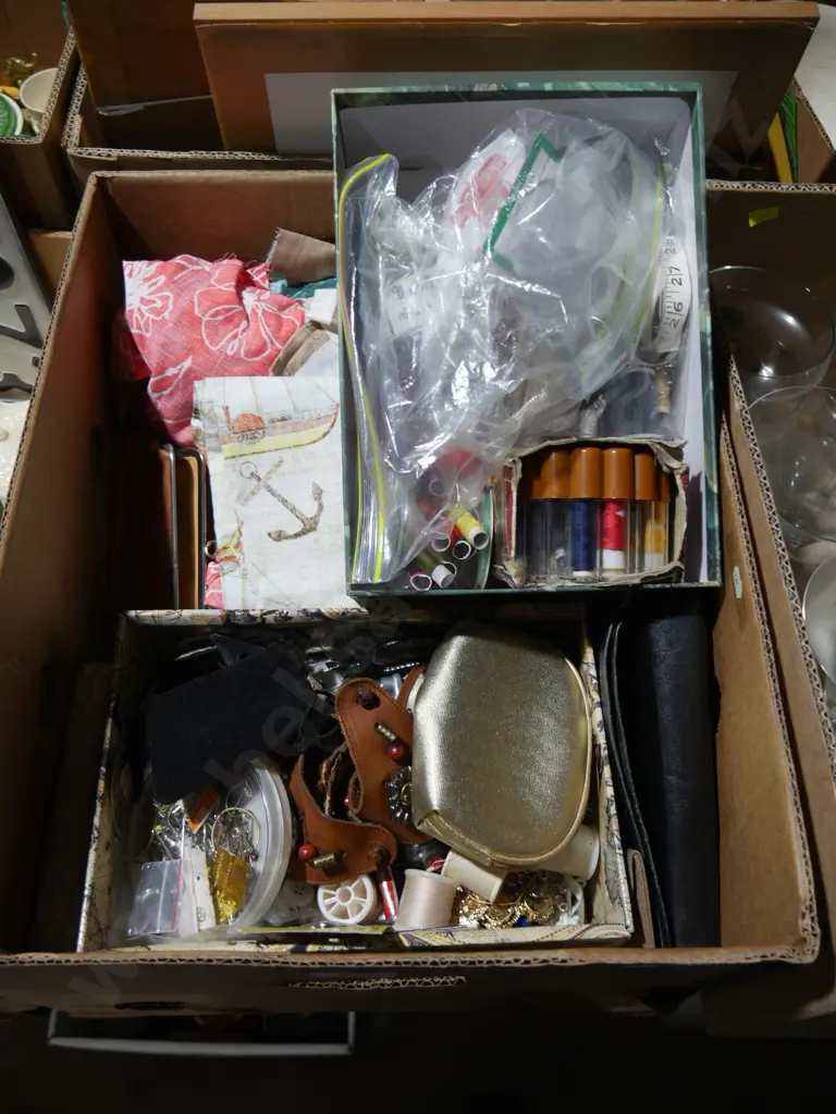 Linen, sewing sundries Image 1++