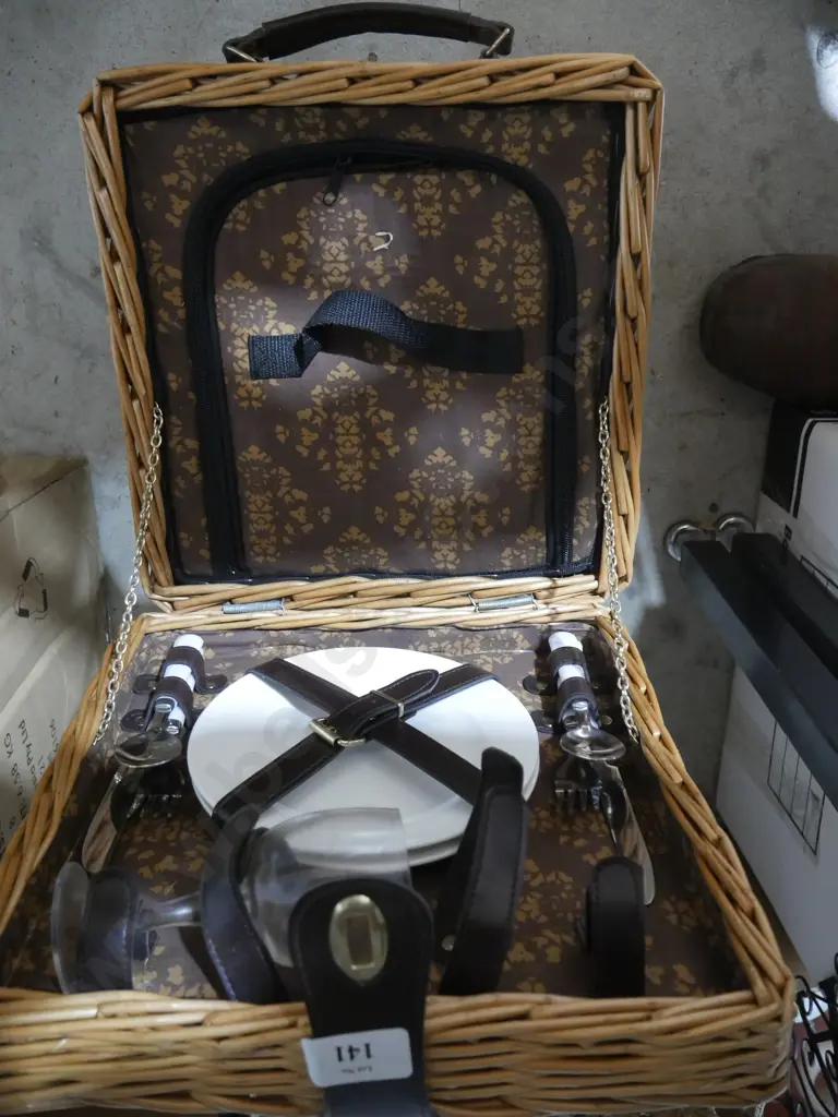 Picnic basket Image 1++