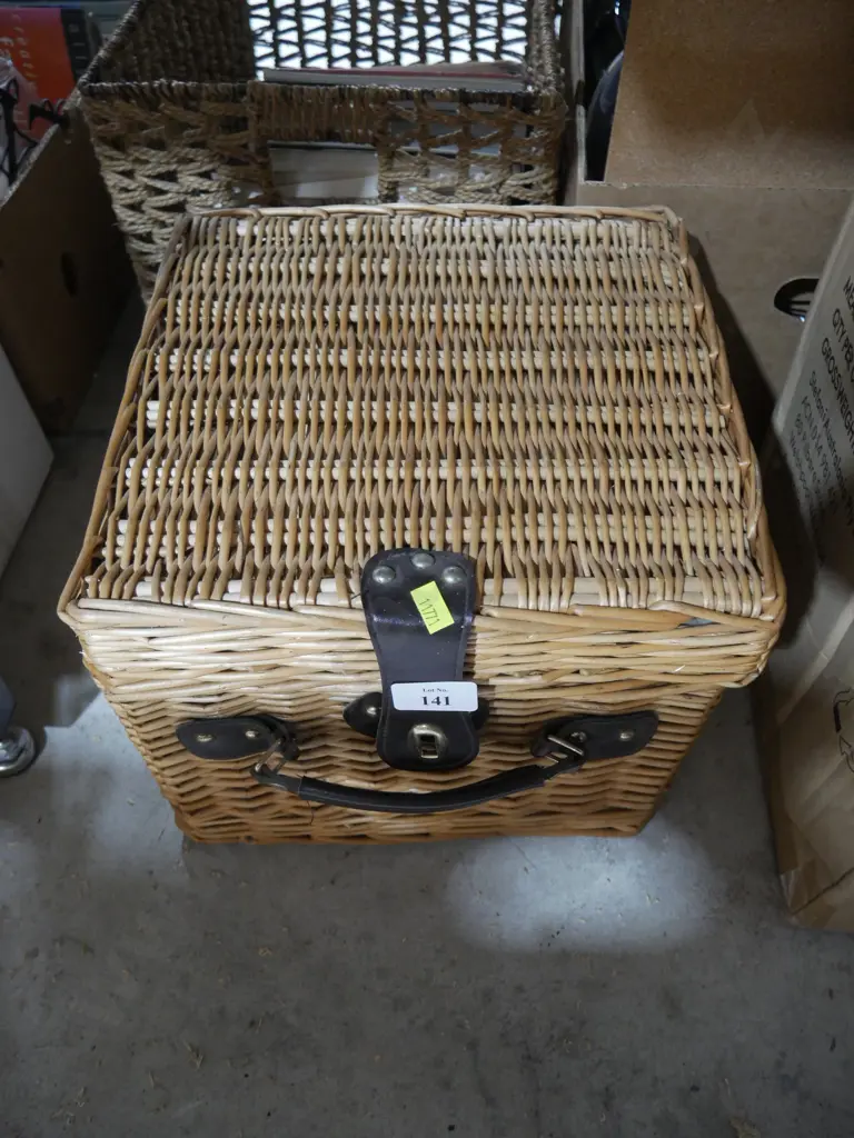 Picnic basket Image 1++