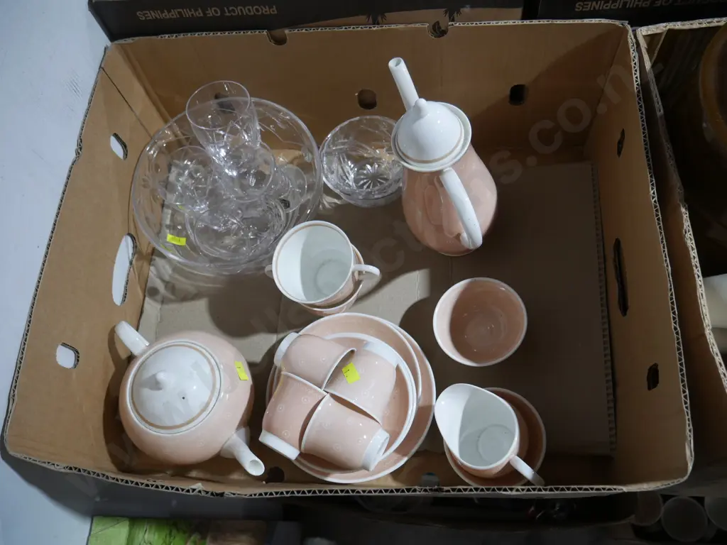 Crystal ware, tea/ coffee set Image 1++