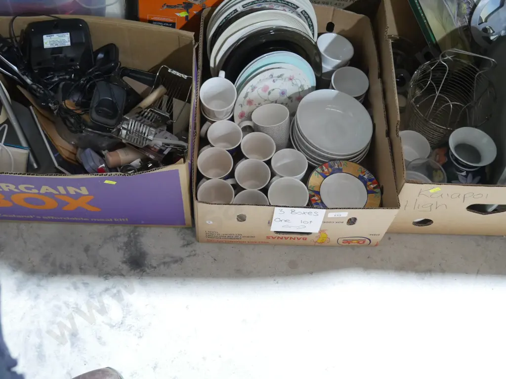 3 boxes of kitchenware etc Image 1++
