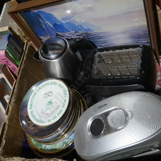 Picture plates, artworks, toaster and kettle etc