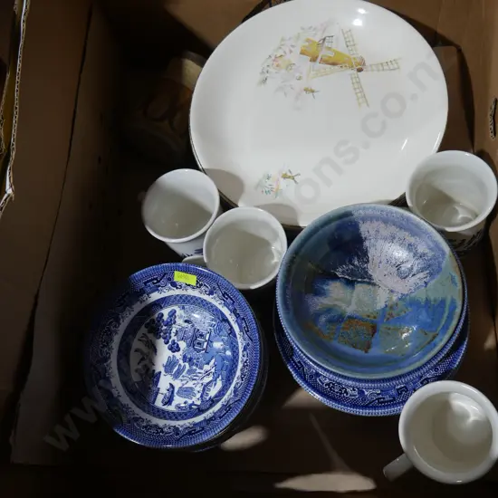 Blue and white china, Alfred Meakin Little Dutch Mill plates