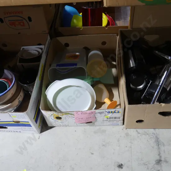3 boxes of kitchenware