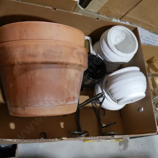 Plant pots