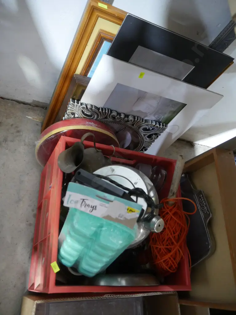 Artworks and sundries Image 1++