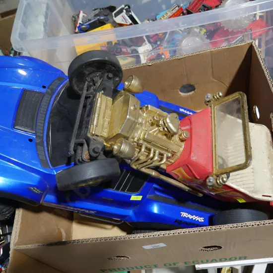 2 toy cars