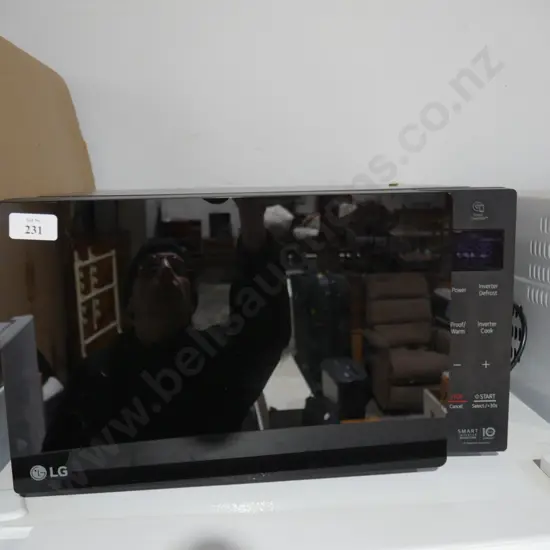 LG microwave