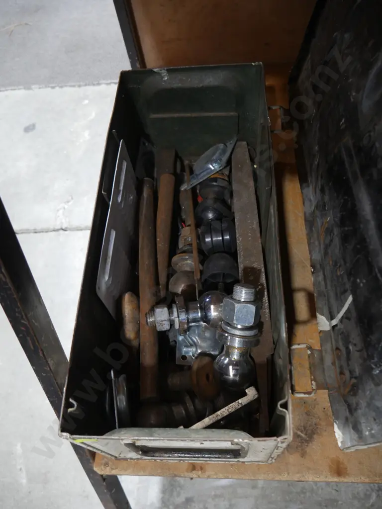 Tool box, towballs etc Image 1++