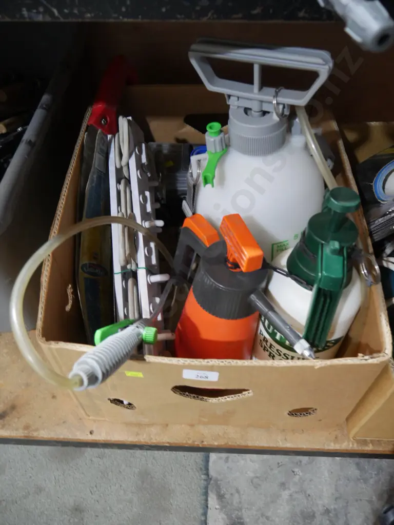 Garden sprayers etc Image 1++
