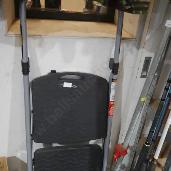 Step ladder