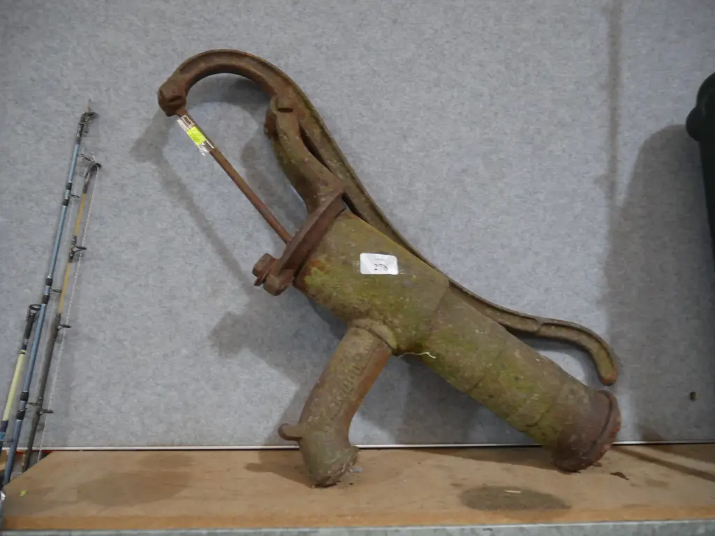 Cow tail pump Image 1++