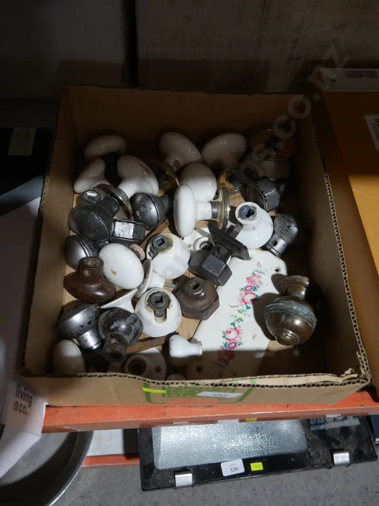 Assorted door handles etc Image 1++