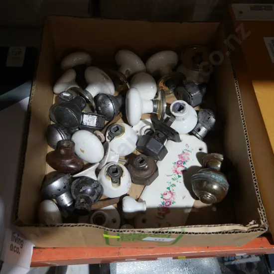 Assorted door handles etc