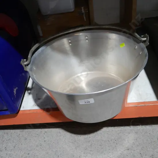 Jam pan